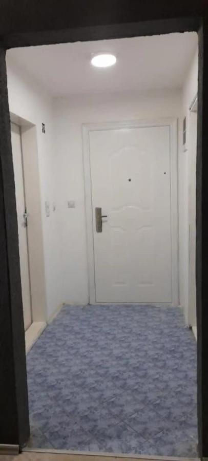 Airport Shtrkovi - Storks Apartment Petrovec Luaran gambar